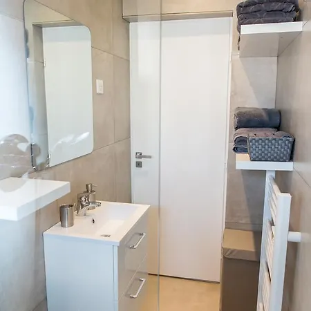 Apartament Le Chabaud Cannes